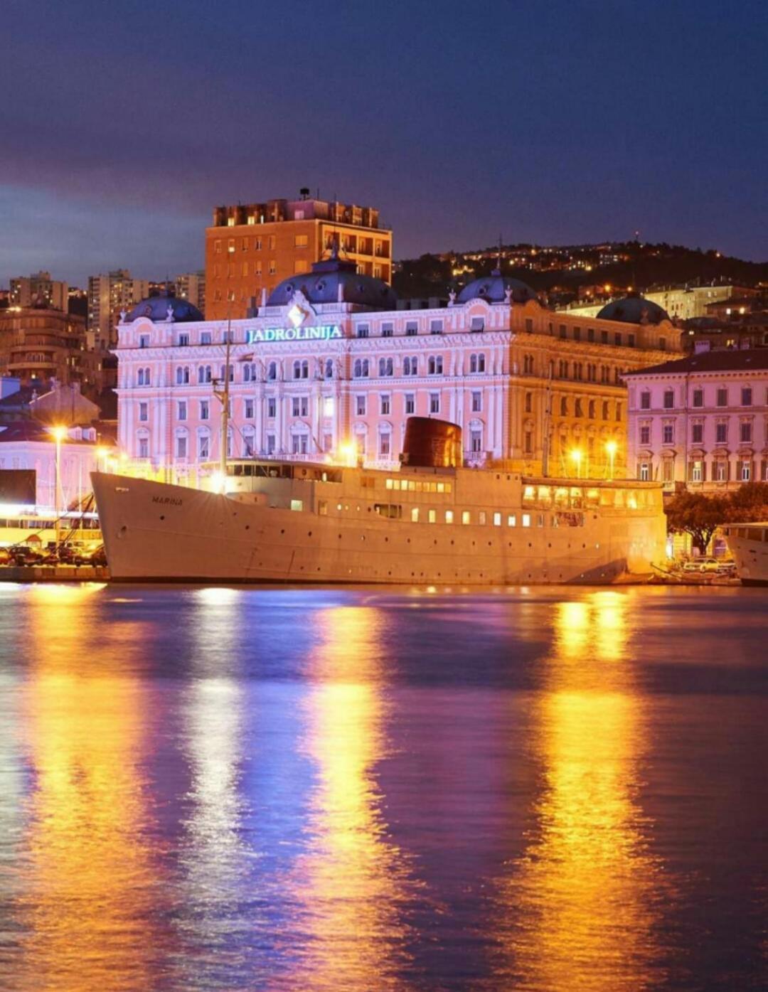 Seafront Artist Studios Риека Экстерьер фото
